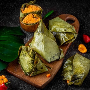 Moi Moi (Steamed Bean Pudding)